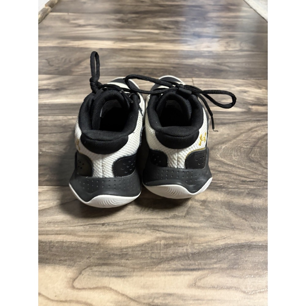 Under Armour Jet '23 Boys Size 5.5Y Black White Gold Basketball Shoes Sneakers - Picture 6 of 9